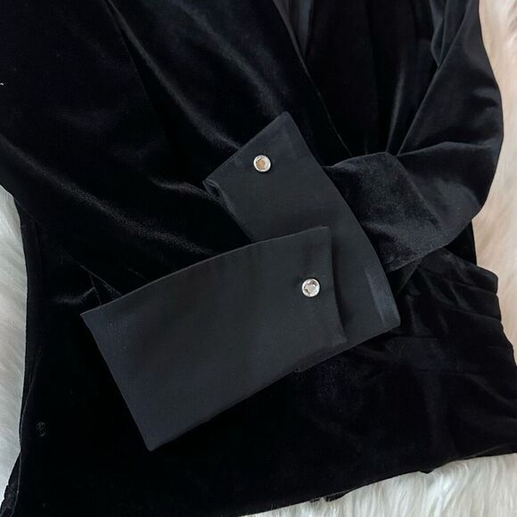 Tadashi Shoji Women's Velvet Jewel Cuff Wrap Top Full Zip Back - Picture 5 of 11